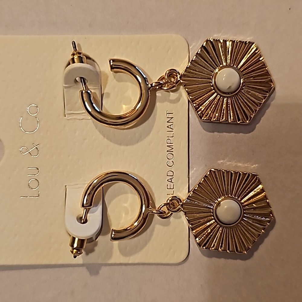LOU & CO NWT Gold hoop drop earrings hexagon white stone center - Picture 3 of 5